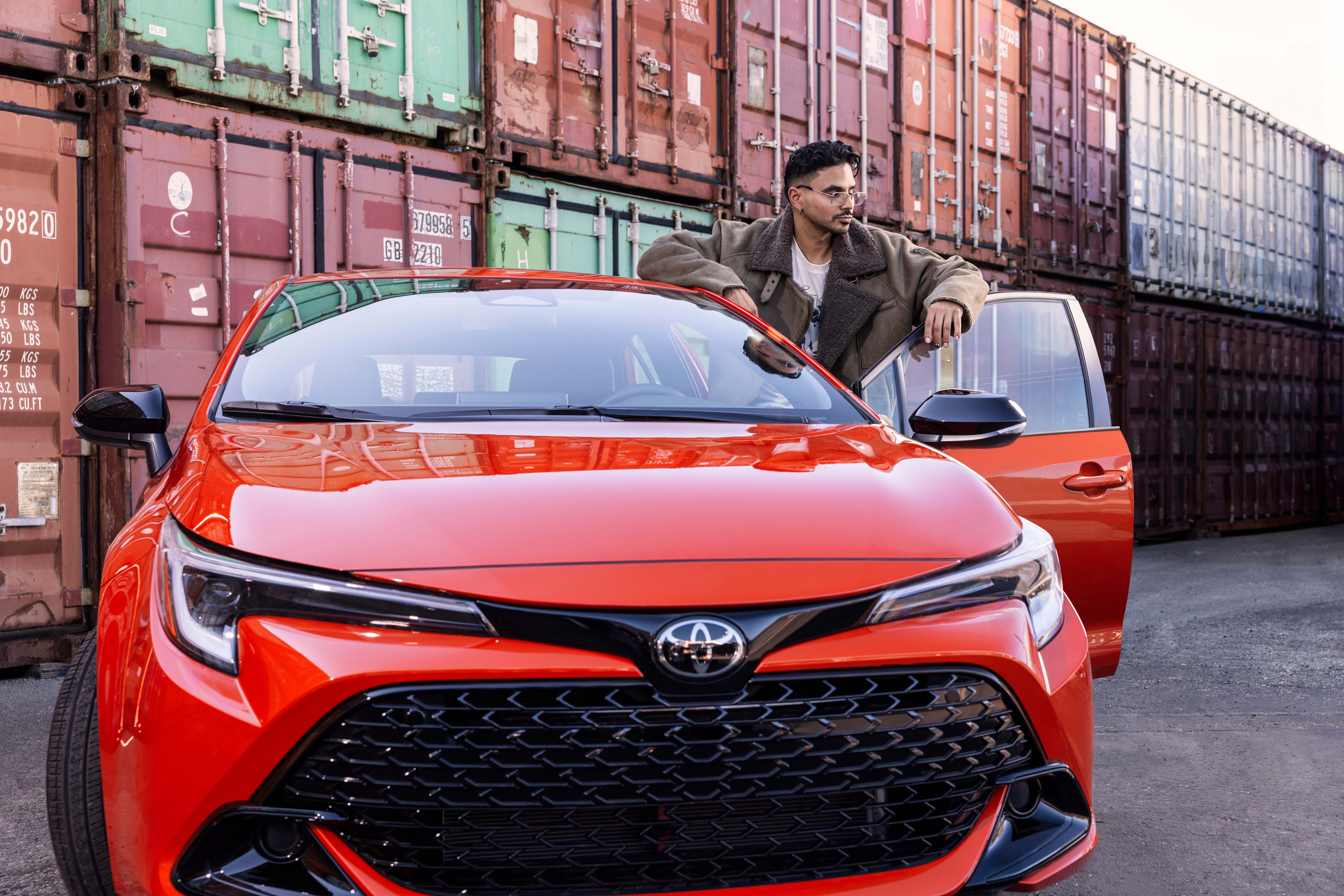 Toyota estrena colaboración con Álvaro Díaz